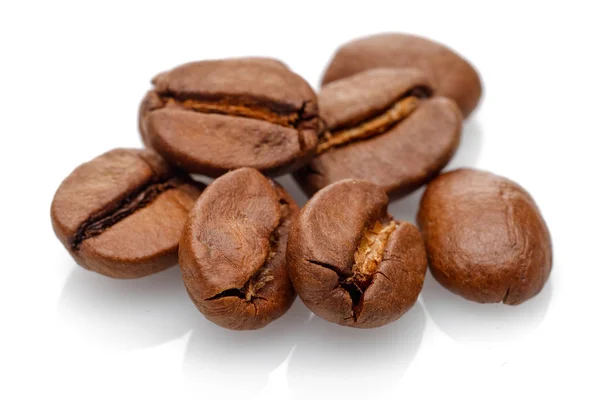 Heap Roasted Coffee Beans Isolated White Background — Stock Photo, Image