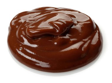 Çikolatalı puding üzerine beyaz izole