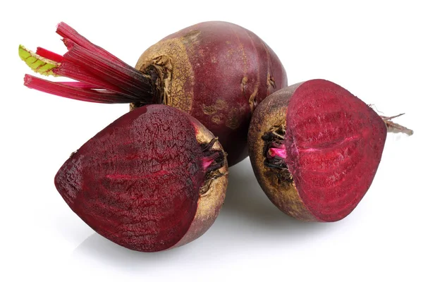 Fresh red beets isolated on white — Stock Photo, Image