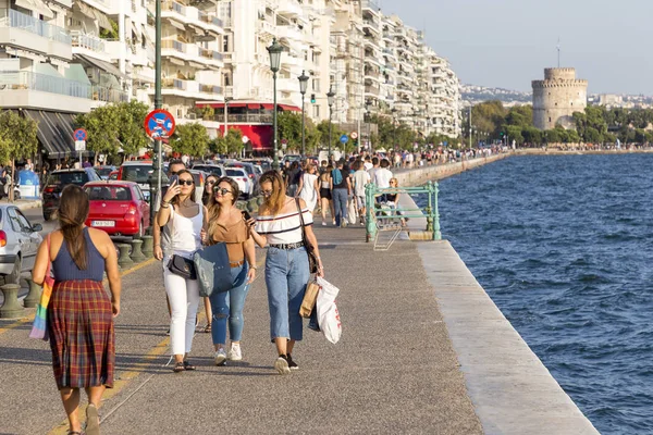 Thessaloniki Griechenland September 2018 Menschen Gehen Durch Den Leoforos Nikis — Stockfoto