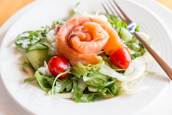 Salad Mix Smoked Samlon Fillet Campari Cherry Tomatoes — Stock Photo, Image