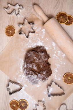 Zencefilli kurabiye adam, Noel zencefilli kurabiye yapma pişirme kesme ve haddeleme hamuru kurabiye.