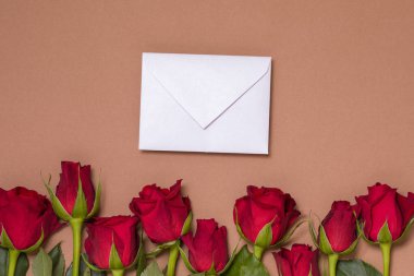 Sevgiliye arka plan, kırmızı gül, mesaj, ücretsiz kopya metin alanı ile sorunsuz çıplak arka plan