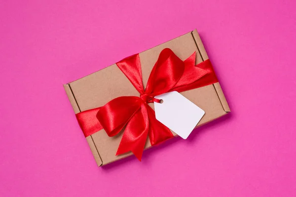 Valentinstag Romantische Geschenkschleife Schleife Geschenkanhänger Geschenk Nahtlose Rosa Hintergrund Kopierraum — Stockfoto