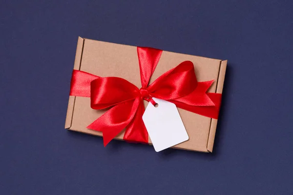 Valentinstag Romantische Geschenkschleife Schleife Geschenkanhänger Geschenk Nahtloser Blauer Hintergrund Kopiertext — Stockfoto
