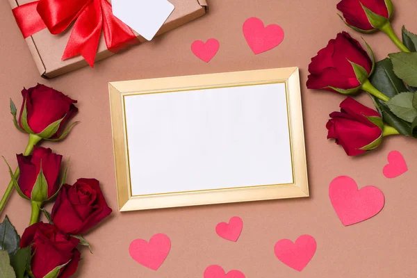 San Valentino Cornice Vuota Sfondo Nudo Regalo Rose Rosse Cuori — Foto Stock