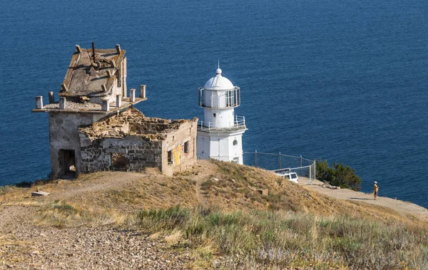 Crimea Zomer Cape Megan Vuurtoren Uitzicht Vanaf Top Kustlijn Blauwe Stockafbeelding