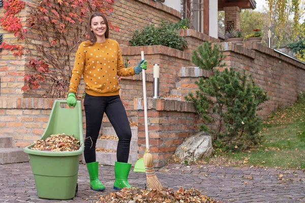 Woman Making Autumn Garden Work — Stock Photo, Image