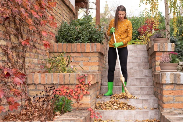 Woman Making Autumn Garden Work — Stock Photo, Image