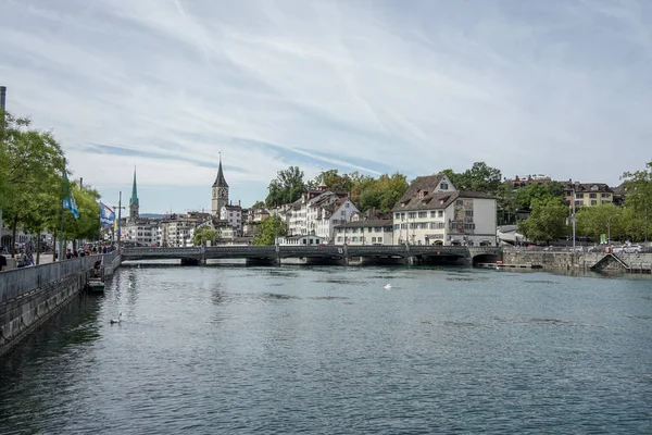 Zurique Rio Limmat Suíço Igreja — Fotografia de Stock