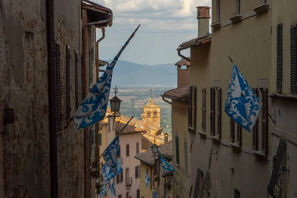 Montepulciano Siena Toscane Italia Straat Van Middeleeuws Dorp Huis Dak Rechtenvrije Stockfoto's