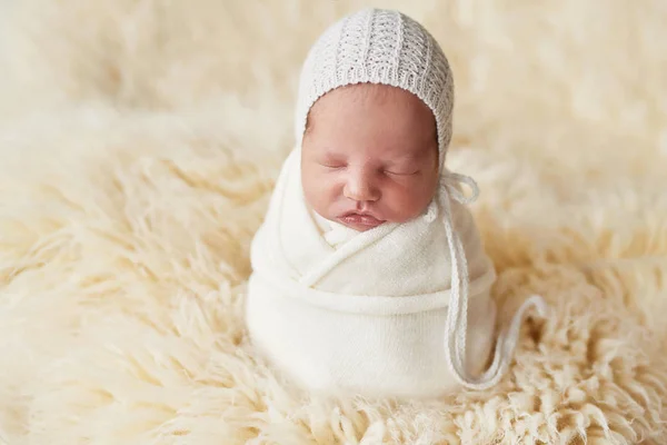 Pasgeboren Baby Lichte Kleding — Stockfoto