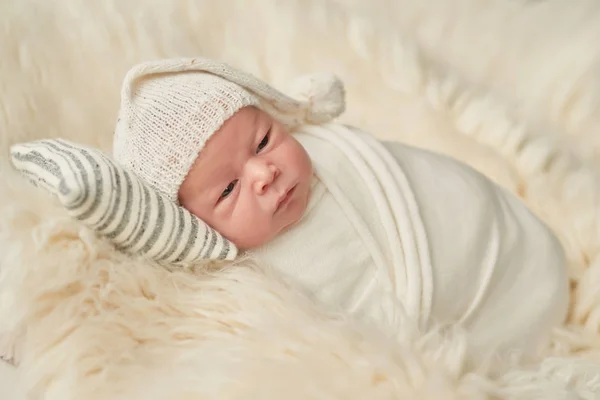 Novorozenec Dítě Světlém Pozadí — Stock fotografie