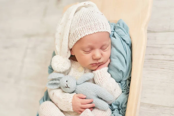 Pasgeboren Jongen Witte Achtergrond — Stockfoto