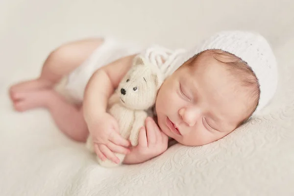 Novorozence Dívka Světlém Pozadí — Stock fotografie