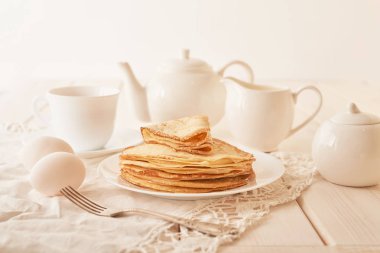 Pancake hafta: masada bal ve çay ile krep