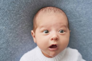 Yeni doğan çocuk 1 ay