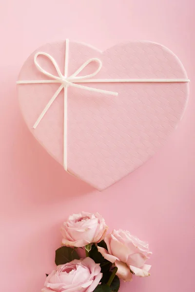 Pink Background Flowers Gift Box — Stock Photo, Image