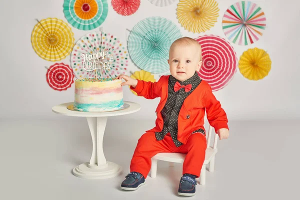 Gyerek Születésnapi Éves Fiú Egy Sütemény — Stock Fotó