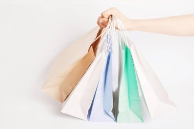 Beyaz arka plan üzerinde kağıt torba, izole