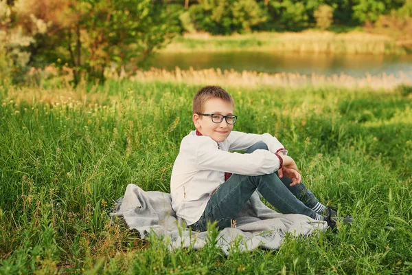 Niño Ucraniano Bordado Campo — Foto de Stock