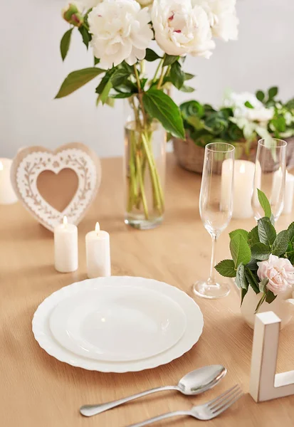 Huwelijksuitnodiging Kaart Romantisch Diner Bij Kaarslicht Bruiloft Tafel Decor Valentijnsdag — Stockfoto