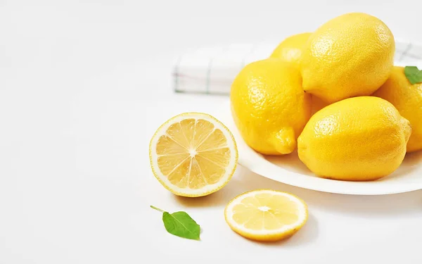 Fondo Limones Grupo Limones Con Hojas Sobre Fondo Blanco Cítricos — Foto de Stock