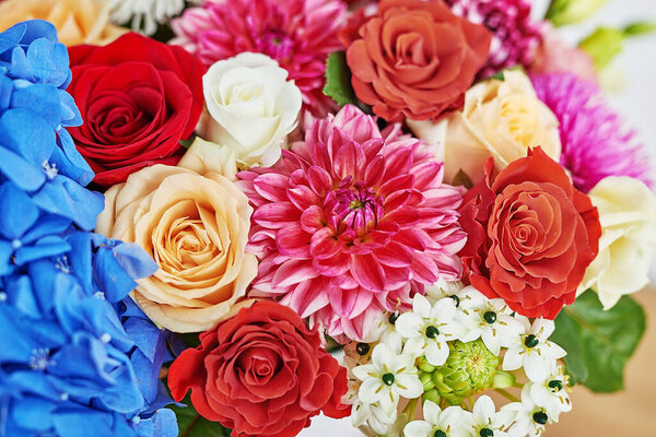 Цветы на женский день. Открытка на день матери. Аромат цветов гортензии, розы, астеры, эустома. С днем рождения! Подарок на День Святого Валентина. 14 февраля. Я люблю тебя.