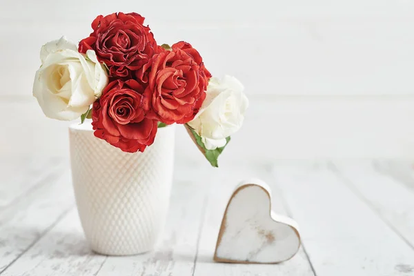 Ημέρα Του Αγίου Βαλεντίνου Ρομαντικό Φόντο Κόκκινα Τριαντάφυλλα Λουλούδια Χαρούμενη — Φωτογραφία Αρχείου