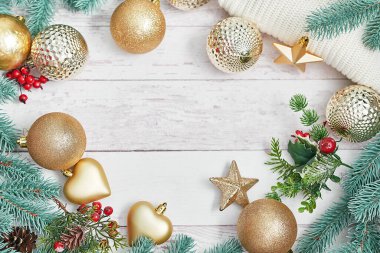 Mutlu Noel oyuncakları geçmişi. Mutlu yıllar kompozisyonu! Düz yatıyordu. Uzayı kopyala Kış tatili ve tatil konsepti. Noel kutlaması. Xmas maket yapıyor. Tebrik kartı şablonu