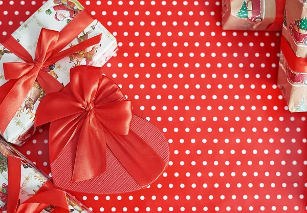 Ajándék Dobozok Karácsonyfa Háttér Luxus Újévi Ajándék Boldog Karácsonyi Hátteret — Stock Fotó