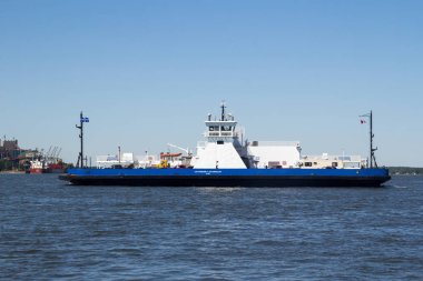 Sorel-Tracy, Amerika Birleşik Devletleri-11 Haziran 2018: Catherine Legardeur feribot tekne Sorel-Tracy, Quebec, Kanada yaz öğleden sonra güneşli bir gün