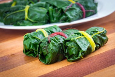 doldurulmuş swiss pazı yaprakları meze portre rulo