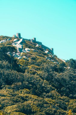 Ortaçağ Kalesi Moors (Castelo dos Mouros) 8 ve 9 yüzyılda Sintra, Portekiz berberiler tarafından inşa