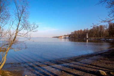 Bahar manzara, eski Park klasik görünümü, Monplaisir, Peterhof. Saint Petersburg, Rusya Federasyonu