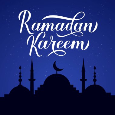 Ramazan Kareem hat yazısı ve gece gökyüzüne karşı cami silueti. Müslüman kutsal ay kavramı. İslami geleneksel poster, afiş, tebrik kartı, el ilanı, davetiye için vektör şablonu.