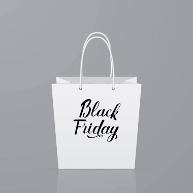 Beyaz kağıt alışveriş çantası üzerine Black Friday kaligrafi yazı. 