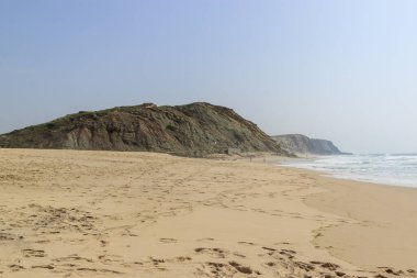 Atlantik kıyısında ıssız bir sahil. Lizbon Mahallesi, Po