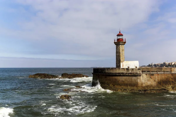 Foz do Douro 'daki deniz feneri Po' daki Douro nehrinin ağzında