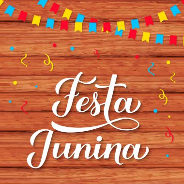 Festa Junina el yazısı. Ahşap arka planda kağıt fenerler var. Brezilya Haziran Sao Joao Festivali. Tipografi posteri, afişi, davetiyesi, el ilanı için vektör şablonu, vs.