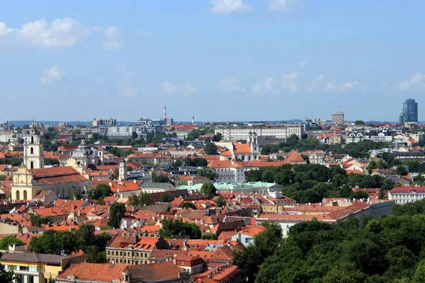 Stadtbild Von Vilnius Litauen Vom Aussichtspunkt Einem Sonnigen Sommertag Berühmtes — Stockfoto