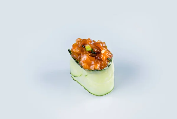 Sushi Giapponese Gunkan Green Con Salmone Marinato Verdure Gunkan Papavero — Foto Stock