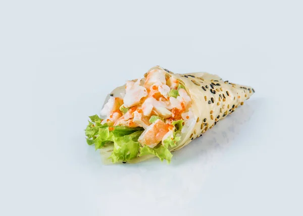 Sushi Japonés Temaki Hand Roll Con Camarones Tigre Negro Huevas —  Fotos de Stock