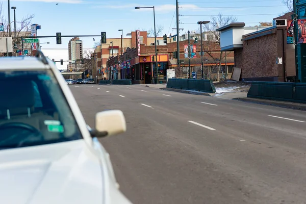 Shops entlang einer Strasse in Denver.