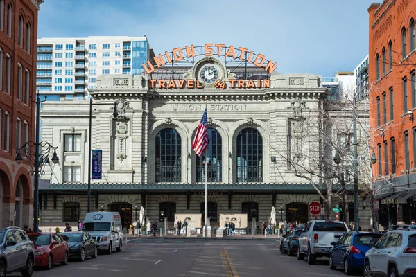 Denver Union İstasyonu ana tren istasyonu uzaklıktadır
