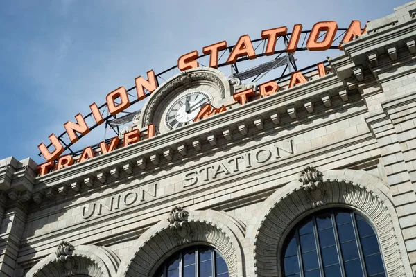 Denver Union İstasyonu ana tren istasyonu uzaklıktadır