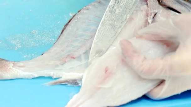 Fisch Schneiden Fischschneiden Die Fische Kochen Messer Schneidet Den Fisch — Stockvideo