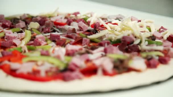 Chef Sta Cucinando Pizza Nel Ristorante Italiano Processo Produzione Della — Video Stock