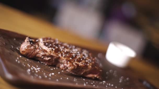 Steak Viande Viande Romarin Gros Plan Steak Avec Sel Mer — Video