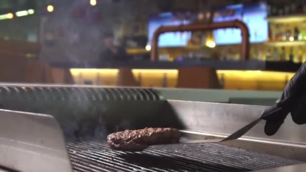 Burger Cutlet Procesul Gătit Pentru Burger Bucătarul Gătește Burger Bucătăria — Videoclip de stoc